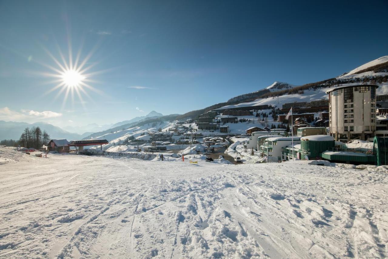 Teleo Vacanze - Villaggio Olimpico Di Colle Sestriere Exterior photo