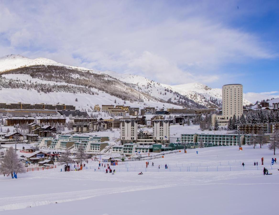 Teleo Vacanze - Villaggio Olimpico Di Colle Sestriere Exterior photo
