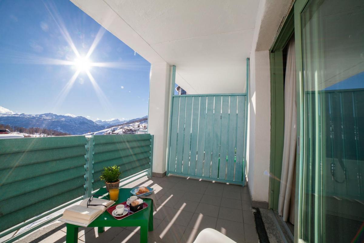 Teleo Vacanze - Villaggio Olimpico Di Colle Sestriere Exterior photo